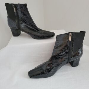 Bandolino Black Croc-Patterned Heeled Boots 10M